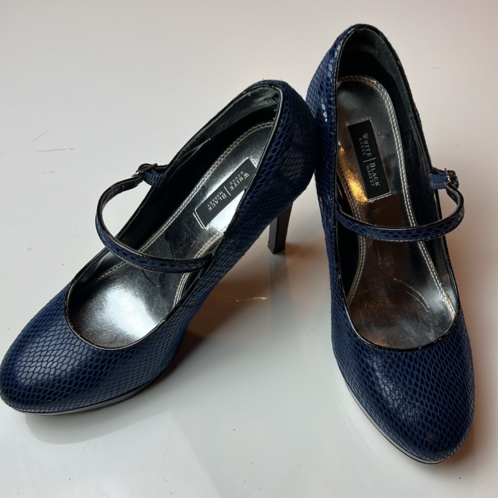 💙WHITE HOUSE BLACK MARKET NAVY BLUE SNAKESKIN HEELS 4.5” HEEL SIZE 7 MEDIUM 💙